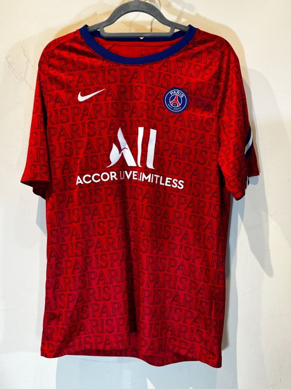 Nike PSG Paris Saint Germain Red Soccer Football Jersey Sz L